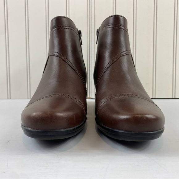 Clarks Women’s Brown Leather Zip Up Comfort Sole Approx 2” Heel Ankle Boots Sz 8 - Picture 7 of 12